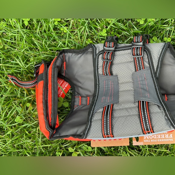 Arcadia Trail High Visibility Life Jacket for Dog Size Small Girth 19-25 Inch - Picture 2 of 3